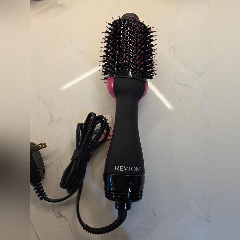 Revlon Pro Collection Salon One-step Hair Dryer and Volumizer (RVDR5222)